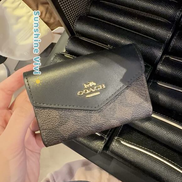 NWT Coach Flap Card Case In Signature Canvas CZ272 IN Gold/Walnut/Black - Picture 4 of 8